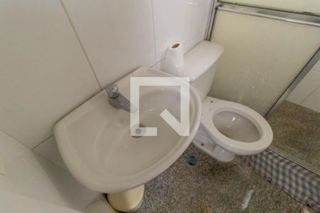 Apartamento à venda com 374m², 4 quartos e 6 vagas Apartamento à venda com 374m², 4 quartos e 6 vagasBanheiro de Serviço
