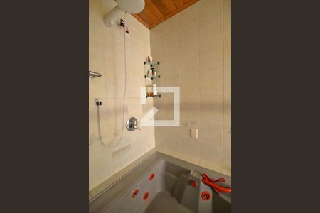 Casa à venda com 287m², 4 quartos e 2 vagasBanheiro da Suíte