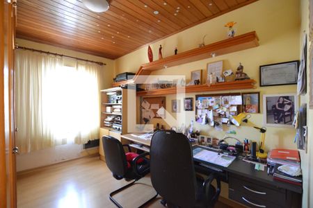 Casa à venda com 287m², 4 quartos e 2 vagasQuarto 2