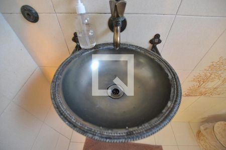 Casa à venda com 287m², 4 quartos e 2 vagasLavabo