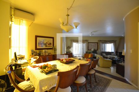 Casa à venda com 287m², 4 quartos e 2 vagasSala de Jantar