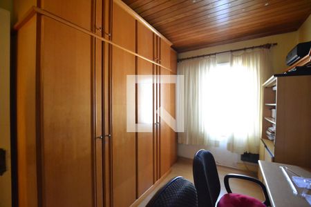 Casa à venda com 287m², 4 quartos e 2 vagasQuarto 2