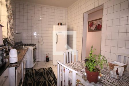 Casa à venda com 340m², 2 quartos e 2 vagasCozinha