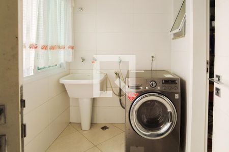 Casa à venda com 242m², 3 quartos e 5 vagasÁrea de Serviço