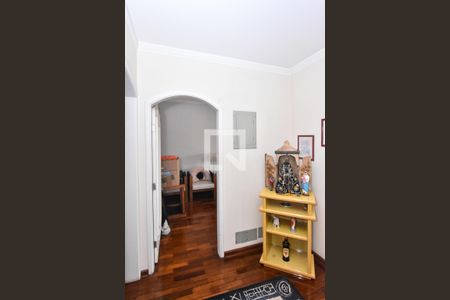 Casa à venda com 660m², 3 quartos e 6 vagas Casa à venda com 660m², 3 quartos e 6 vagasCorredor