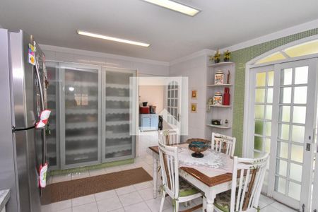 Casa à venda com 660m², 3 quartos e 6 vagas Casa à venda com 660m², 3 quartos e 6 vagasCozinha