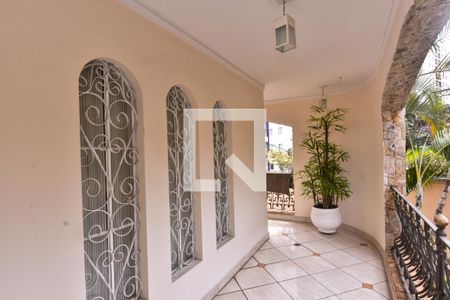 Casa à venda com 660m², 3 quartos e 6 vagas Casa à venda com 660m², 3 quartos e 6 vagasVaranda da Sala