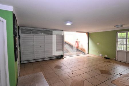Casa à venda com 660m², 3 quartos e 6 vagas Casa à venda com 660m², 3 quartos e 6 vagasGaragem