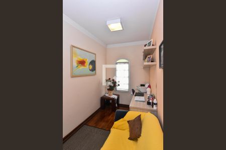 Casa à venda com 660m², 3 quartos e 6 vagas Casa à venda com 660m², 3 quartos e 6 vagasEscritório