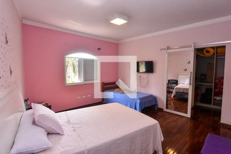 Casa à venda com 660m², 3 quartos e 6 vagas Casa à venda com 660m², 3 quartos e 6 vagasQuarto 2 - Suíte