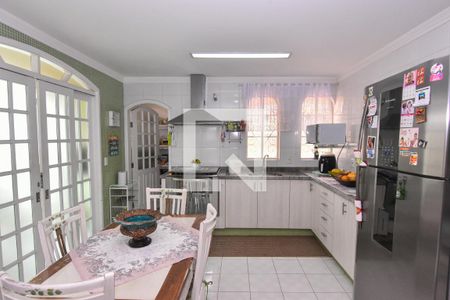 Casa à venda com 660m², 3 quartos e 6 vagas Casa à venda com 660m², 3 quartos e 6 vagasCozinha