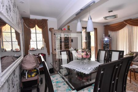 Casa à venda com 660m², 3 quartos e 6 vagas Casa à venda com 660m², 3 quartos e 6 vagasSala de Jantar