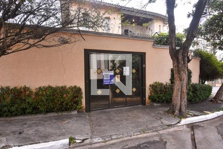 Casa à venda com 660m², 3 quartos e 6 vagas Casa à venda com 660m², 3 quartos e 6 vagasFachada