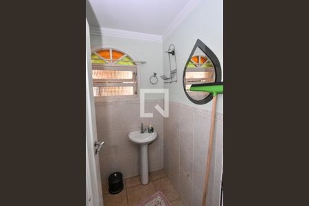 Casa à venda com 660m², 3 quartos e 6 vagas Casa à venda com 660m², 3 quartos e 6 vagasBanheiro