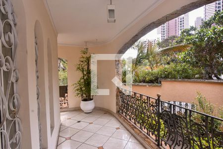 Casa à venda com 660m², 3 quartos e 6 vagas Casa à venda com 660m², 3 quartos e 6 vagasVaranda da Sala