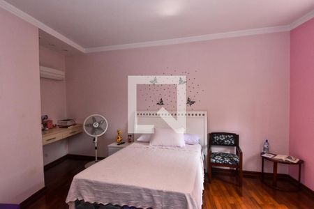 Casa à venda com 660m², 3 quartos e 6 vagas Casa à venda com 660m², 3 quartos e 6 vagasQuarto 2 - Suíte