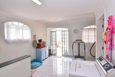 Casa à venda com 660m², 3 quartos e 6 vagas Casa à venda com 660m², 3 quartos e 6 vagasÁrea de Serviço