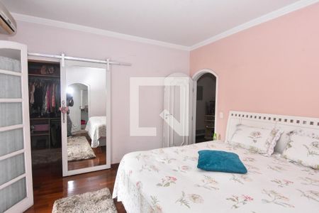 Casa à venda com 660m², 3 quartos e 6 vagas Casa à venda com 660m², 3 quartos e 6 vagasSuíte master