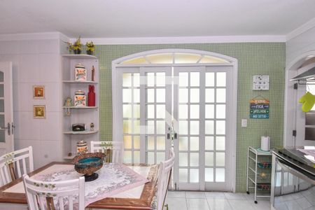 Casa à venda com 660m², 3 quartos e 6 vagas Casa à venda com 660m², 3 quartos e 6 vagasCozinha