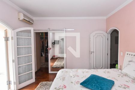 Casa à venda com 660m², 3 quartos e 6 vagas Casa à venda com 660m², 3 quartos e 6 vagasSuíte master