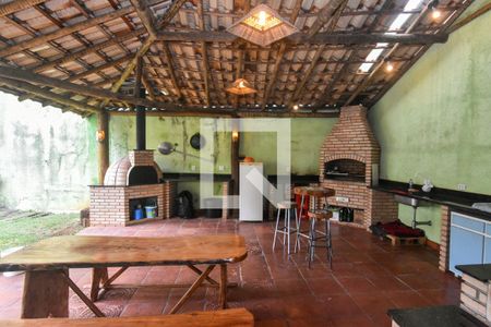 Casa à venda com 660m², 3 quartos e 6 vagas Casa à venda com 660m², 3 quartos e 6 vagasChurrasqueira