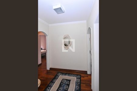 Casa à venda com 660m², 3 quartos e 6 vagas Casa à venda com 660m², 3 quartos e 6 vagasCorredor