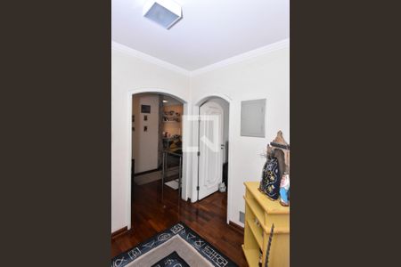 Casa à venda com 660m², 3 quartos e 6 vagas Casa à venda com 660m², 3 quartos e 6 vagasCorredor