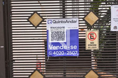 Casa à venda com 660m², 3 quartos e 6 vagas Casa à venda com 660m², 3 quartos e 6 vagasFachada