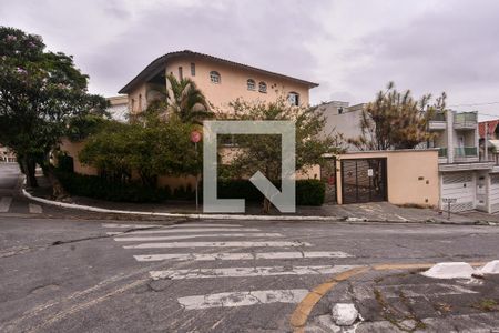 Casa à venda com 660m², 3 quartos e 6 vagas Casa à venda com 660m², 3 quartos e 6 vagasFachada