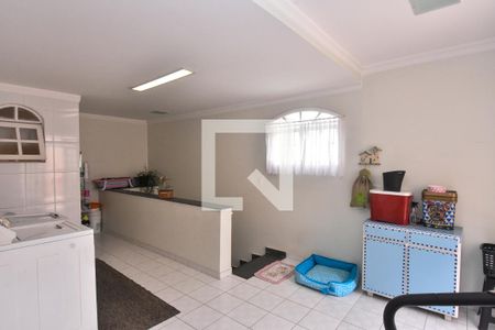 Casa à venda com 660m², 3 quartos e 6 vagas Casa à venda com 660m², 3 quartos e 6 vagasÁrea de Serviço