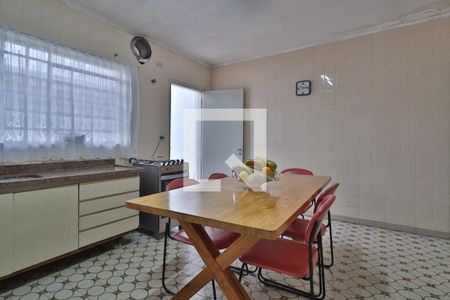 Casa à venda com 107m², 3 quartos e 2 vagasCozinha