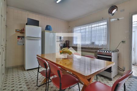 Casa à venda com 107m², 3 quartos e 2 vagasCozinha