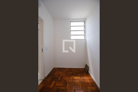 Apartamento à venda com 67m², 2 quartos e 3 vagas Apartamento à venda com 67m², 2 quartos e 3 vagasQuarto de Serviço
