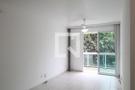 Sala de apartamento para alugar com 2 quartos, 67m² em Freguesia de Jacarepaguá, Rio de Janeiro