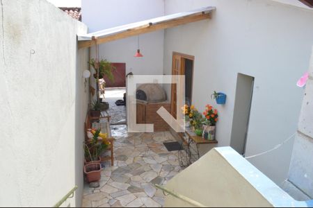 Casa à venda com 200m², 3 quartos e 2 vagasQuintal entre as 2 casas