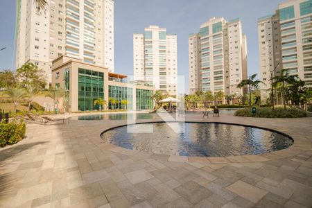 Apartamento à venda com 198m², 3 quartos e 3 vagasÁrea comum - Piscina