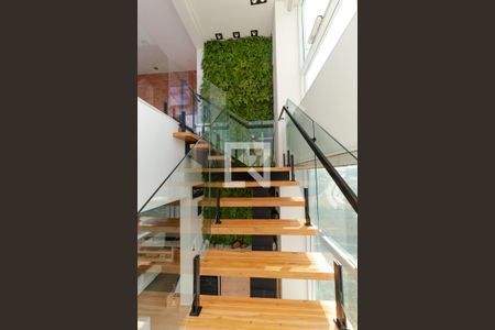 Apartamento à venda com 198m², 3 quartos e 3 vagasEscada