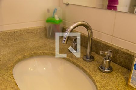 Apartamento à venda com 101m², 3 quartos e 1 vagaBanheiro Social - Detalhe