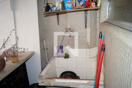 Apartamento à venda com 100m², 2 quartos e sem vaga Apartamento à venda com 100m², 2 quartos e sem vagaCozinha e Área de Serviço