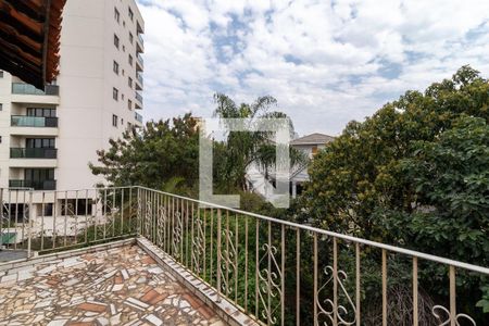 Casa à venda com 700m², 3 quartos e 6 vagasVaranda Lateral do Quarto 3