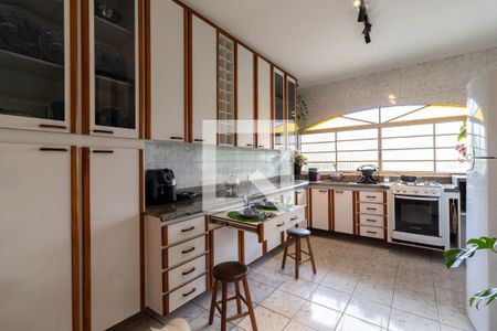 Casa à venda com 700m², 3 quartos e 6 vagasCozinha