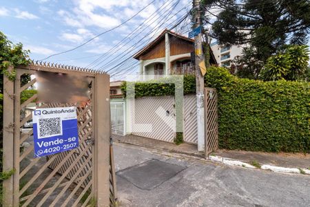 Casa à venda com 700m², 3 quartos e 6 vagasFachada