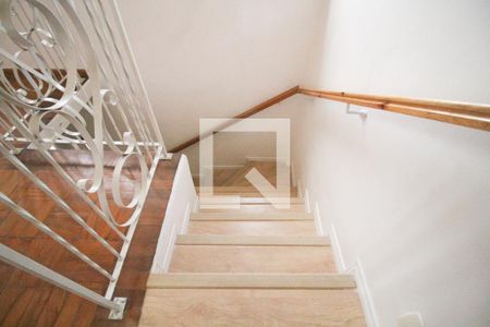 Casa à venda com 150m², 4 quartos e 1 vagaescada