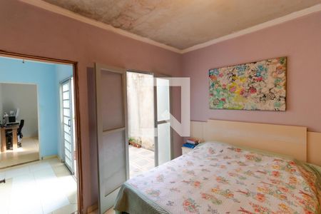 Casa à venda com 320m², 6 quartos e 2 vagas Casa à venda com 320m², 6 quartos e 2 vagasSuíte