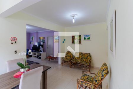 Casa à venda com 320m², 6 quartos e 2 vagas Casa à venda com 320m², 6 quartos e 2 vagasSalas