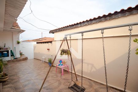 Casa à venda com 320m², 6 quartos e 2 vagas Casa à venda com 320m², 6 quartos e 2 vagasQuintal (Casa 02)