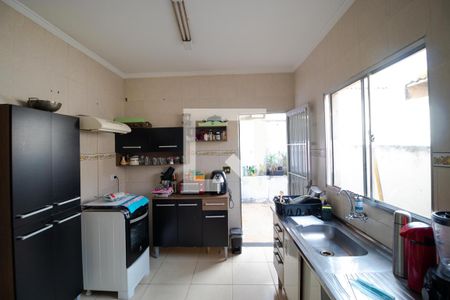 Casa à venda com 320m², 6 quartos e 2 vagas Casa à venda com 320m², 6 quartos e 2 vagasCozinha