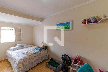 Casa à venda com 320m², 6 quartos e 2 vagas Casa à venda com 320m², 6 quartos e 2 vagasQuarto 04 (Casa 02)