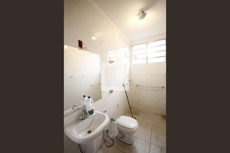 Casa à venda com 200m², 3 quartos e 3 vagasBanheiro