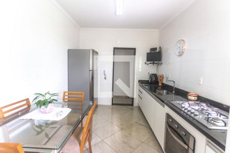 Apartamento à venda com 199m², 3 quartos e 2 vagas Apartamento à venda com 199m², 3 quartos e 2 vagasCozinha